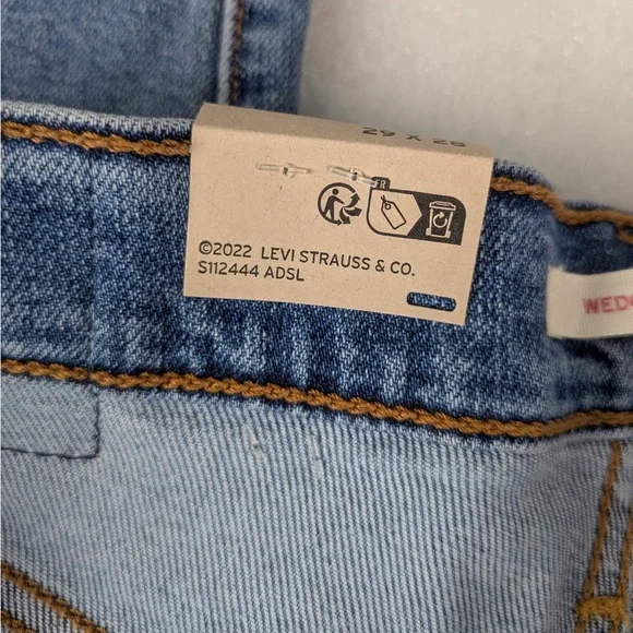 👯♀️Host Pick⚡️Levi's Wedgie Straight Jeans - Picture 11 of 16